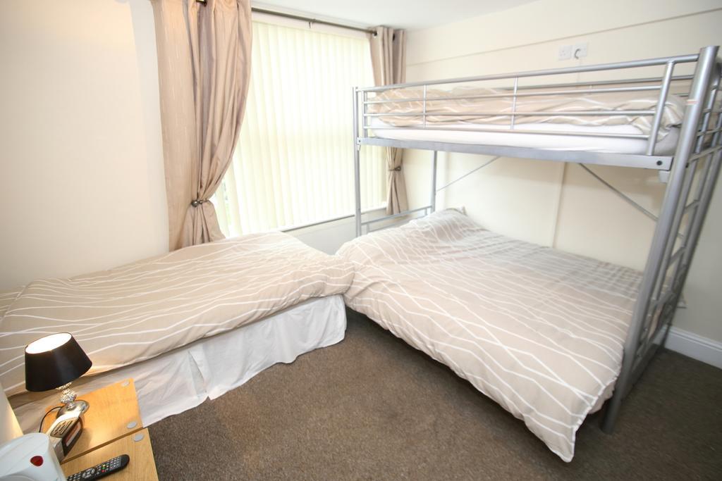 Soccer Suite Liverpool Quarto foto